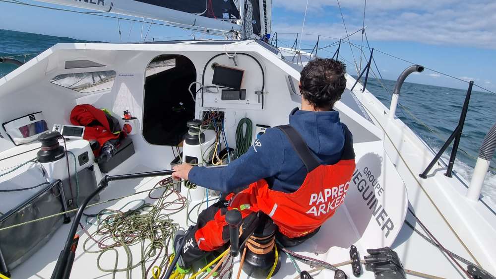 Yoann Richomme à bord du Class40 Queguiner - Innovéo