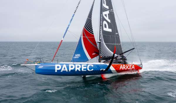 Première navigation de l'IMOCA Paprec Arkéa : un moment MAGIQUE !