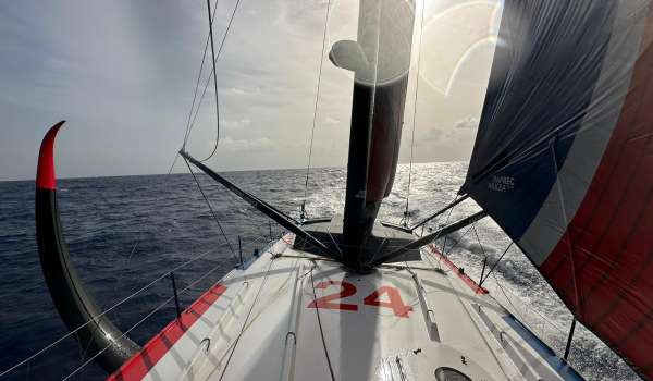 Transat Jacques Vabre – jour 10 : toujours aussi rapides, toujours aussi concentrés 